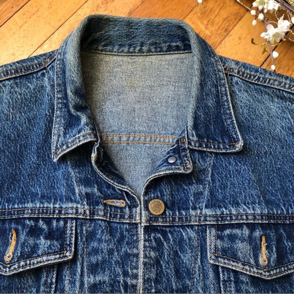 Classic Jean Jacket - Picture 4 of 6